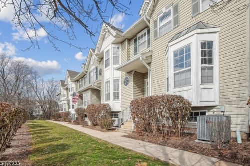 23 Chesterfield Ct, Flemington, NJ 08822-3523