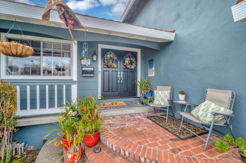 702 Bolivar Dr, San Jose, CA 95123-3909