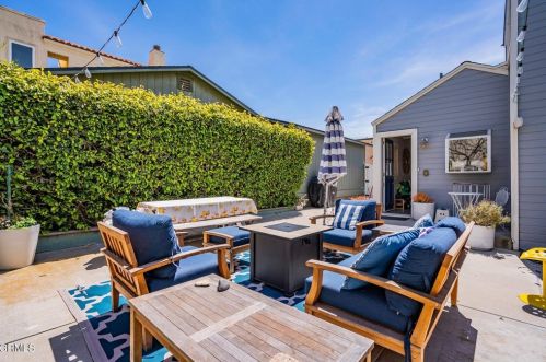 3534 Ocean Dr, Oxnard CA  93035-4345 exterior