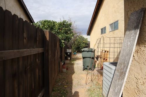 10741 Collett Ave, Riverside CA  92505-2943 exterior