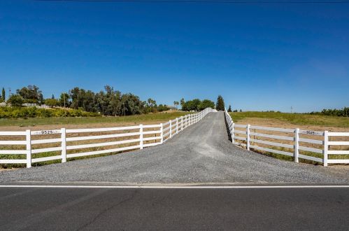 9525 Rodden Rd, Valley Home, CA 95361-8779