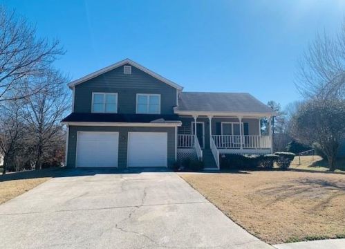 424 Rhett Dr, Loganville, GA 30052-2780
