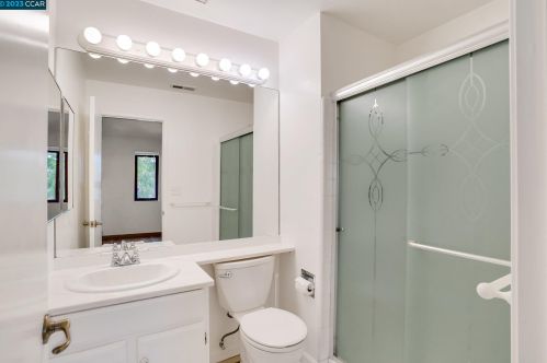 72 Mozden Ln, Concord CA  94523-3369 exterior