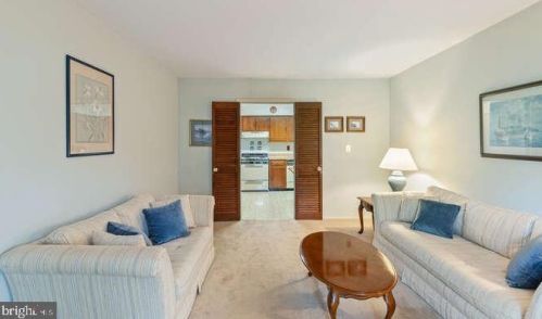 814 Silver Ct, Trenton NJ 08690-3531 exterior