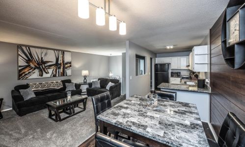 1677 Hickory Hill Dr, Saint Paul MN  55122-2527 exterior