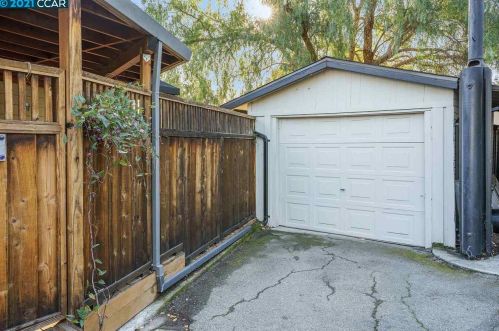 914 Jones St, Pacheco, CA 94553-1843