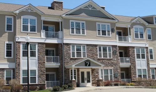 7312 Polk Dr, Wharton, NJ 07885-4205