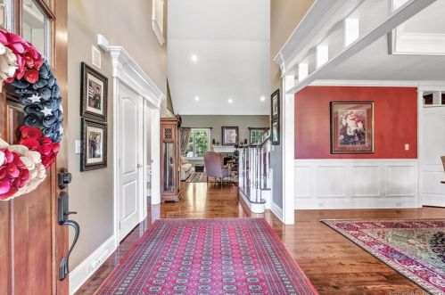 12 Fraser Pl, Huntington, CT 06484-5245