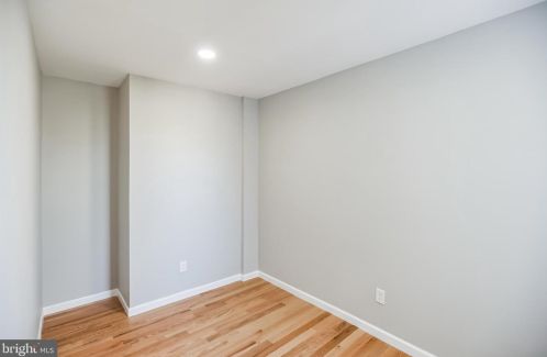 525 Bailey St, Camden NJ  08102-2522 exterior
