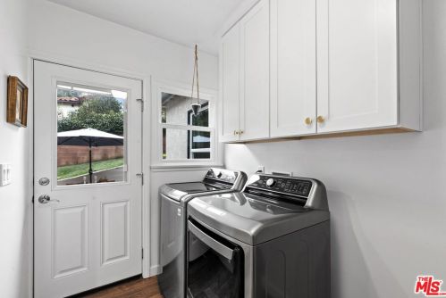 2470 Bywood Dr, Glendale CA  91206-4725 exterior