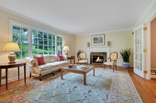 15 Deer Run Cir, Chatham Township, NJ 07928-1003