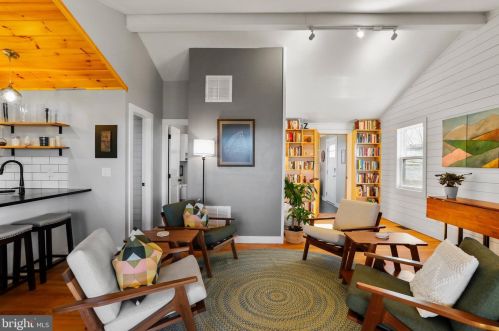 1034 Toms Knob Approach, Lost City WV 26810-8428 exterior