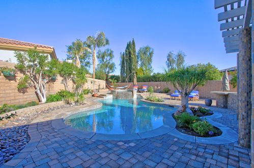 49485 Brian Ct, La Quinta, CA 92253-8125