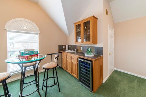 3609 Cimarron Dr, Carrollton TX 75007-6304 exterior