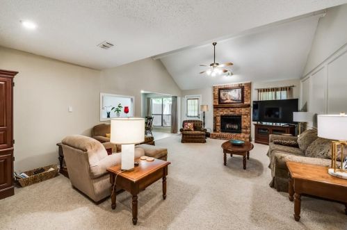 7505 Sean Dr, Fort Worth, TX 76182-4650