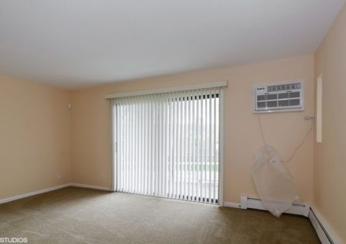 13701 Stewart Ave, Chicago, IL 60827-1681