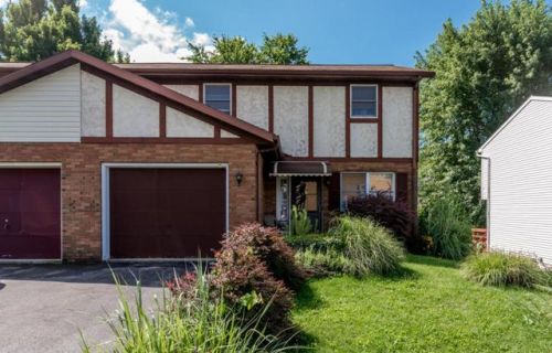 38 Akron Rd, Ephrata, PA 17522-2408
