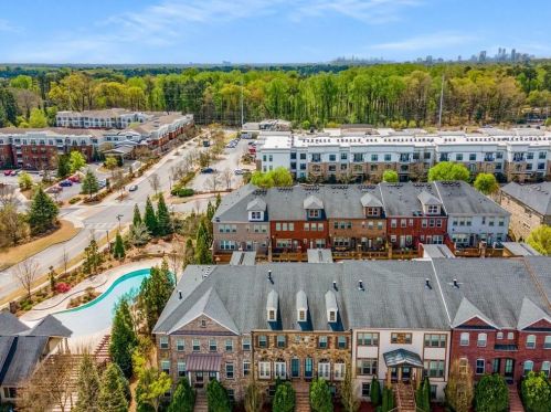 3639 Brookleigh Ln, Atlanta GA  30319-2219 exterior