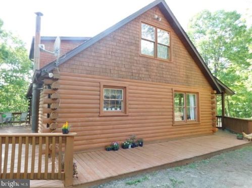 80 Fieldcrest Dr, Ridgeley, WV 26753-5033