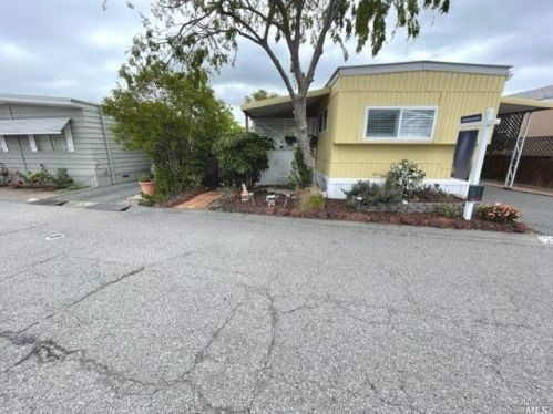 208 Yosemite Rd, San Rafael, CA 94903-2216