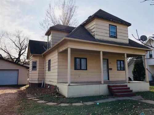 509 Cedar St, Alsen SD  57004-1645 exterior