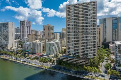 2121 Ala Wai Blvd, Honolulu HI  96815-2268 exterior