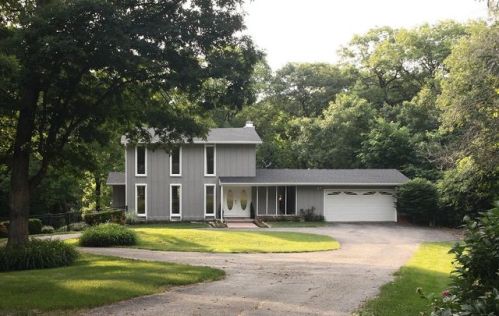 18510 Deer Creek Ln, Edelstein, IL 61526-9627