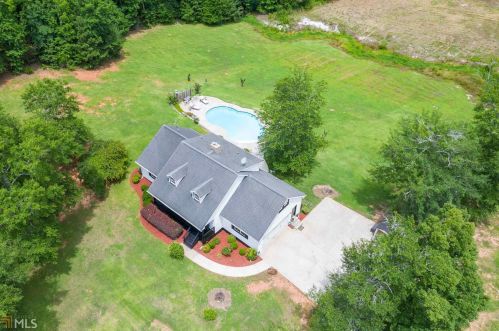 1094 Fincherville Rd, Jackson, GA 30233-3432