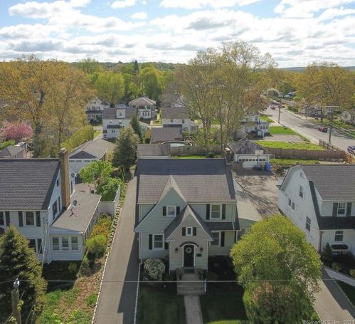 159 Newton Ter, Waterbury, CT 06708-1920
