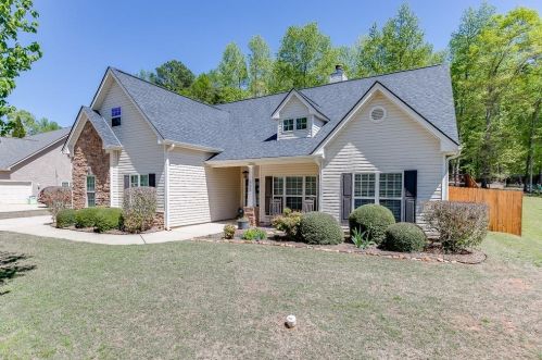 565 Jefferson Walk Cir, Jefferson, GA 30549-5557
