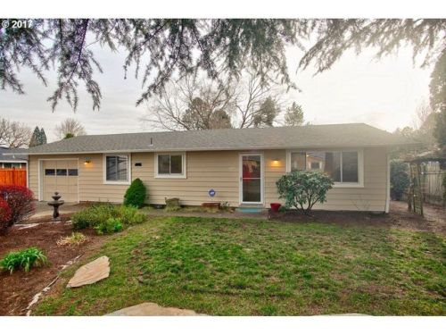 800 Crestview Dr, Newberg, OR 97132-1237