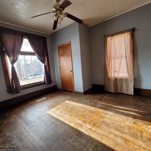 593 Cook Ave, Saint Paul MN  55130-3836 exterior