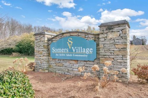 45 Tanglewood Dr, Somers CT  exterior