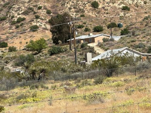 51861 Oregon Trl, Morongo Valley, CA 92256-9680