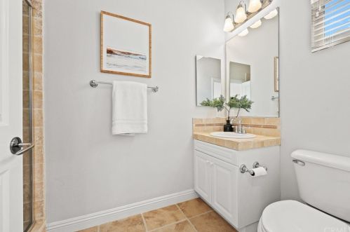 108 Spanish Lace, Irvine CA  92620-3424 exterior