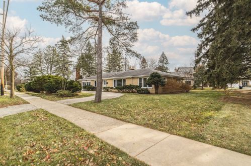 1241 Deerfield Rd, Bannockburn IL  60015-4170 exterior