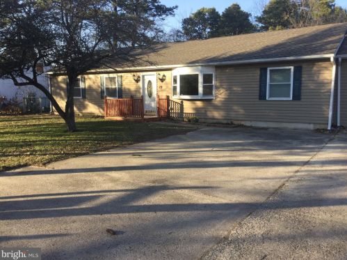 15 Cherokee Dr, Browns Mills, NJ 08015-6155