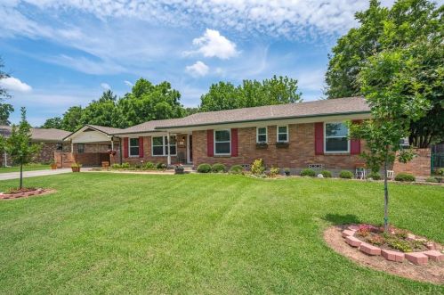 2512 Rolling Hills Dr, Greenville, TX 75402-6817