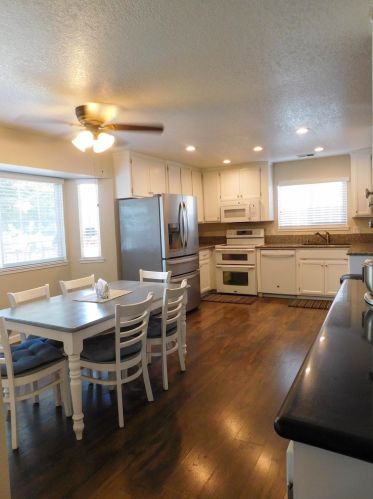 2704 Pinnacles Dr, Modesto, CA 95358-6517