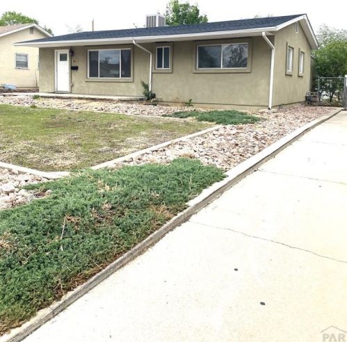 1611 Englewood Dr, Pueblo, CO 81005-2234