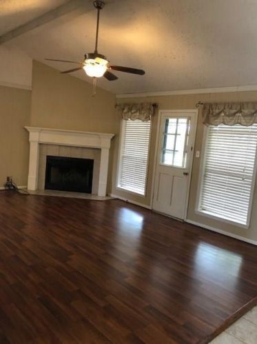 425 Meinecke St, Bellvue TX  77418-1723 exterior