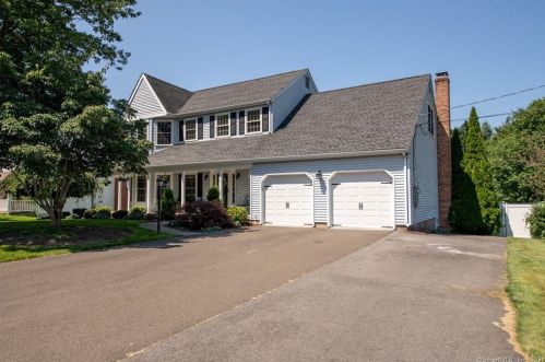 2 Nutmeg Ct, Wallingford, CT 06492-2586