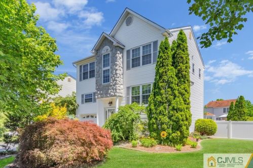 8 Emily Dr, Old Bridge, NJ 08857-3809