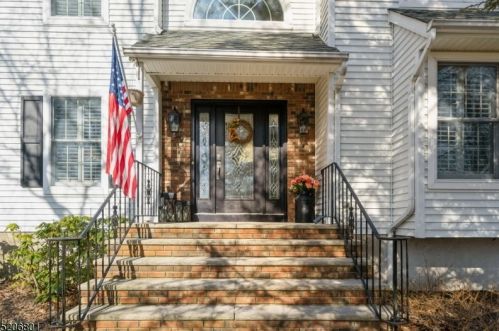 1 Glenview Ln, Wantage, NJ 07461-4848