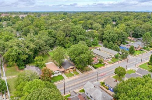 1085 Metropolitan Pkwy, Atlanta GA  30310-3437 exterior