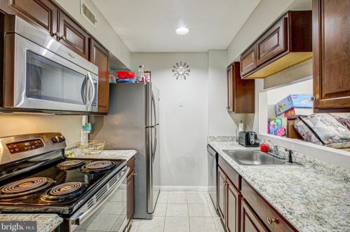 10350 Luria Commons Ct, Springfield, VA 22015-2824