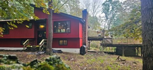 920 Duck Pond Rd, Fredon, NJ 07860-4507