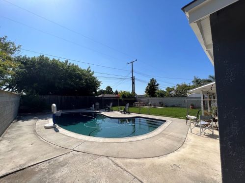 11641 Mossler St, Anaheim CA  92804-6741 exterior