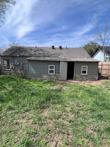 3767 Townsend Dr, Fort Worth TX  76115-4127 exterior