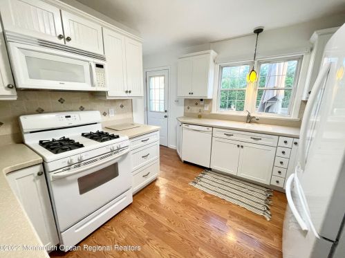 612 Myrtle Ave, Tinton Falls NJ  07711-1317 exterior